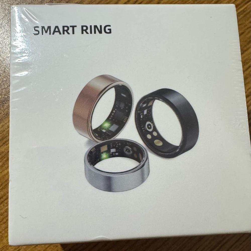 Smart Ring in Silver. Size 8. Brand New. Sealed in original packaging.